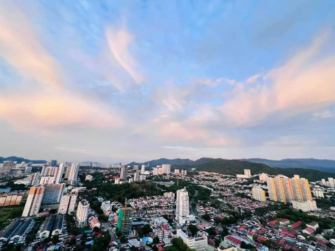 Urban Suites Skyline Georgetown Penang-Sea & City View - Affordable-Cozy & Luxury Stay Jelutong Apartment