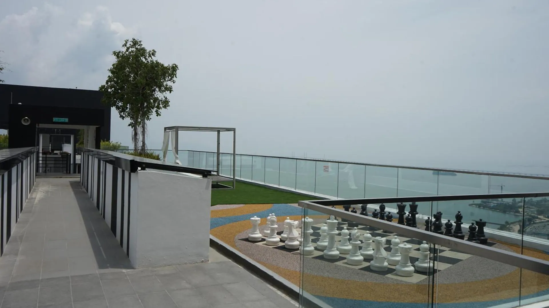 Urban Suites Skyline Georgetown Penang-Sea & City View - Affordable-Cozy & Luxury Stay Jelutong 0*,  Malaysia