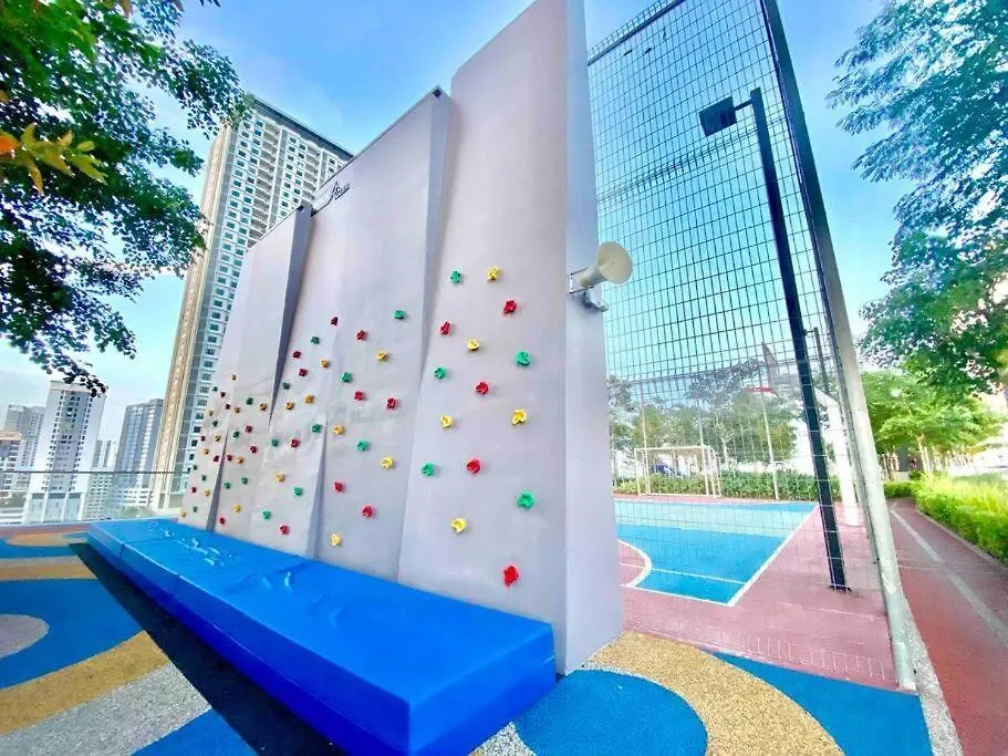 Urban Suites Skyline Georgetown Penang-Sea & City View - Affordable-Cozy & Luxury Stay Jelutong Apartment